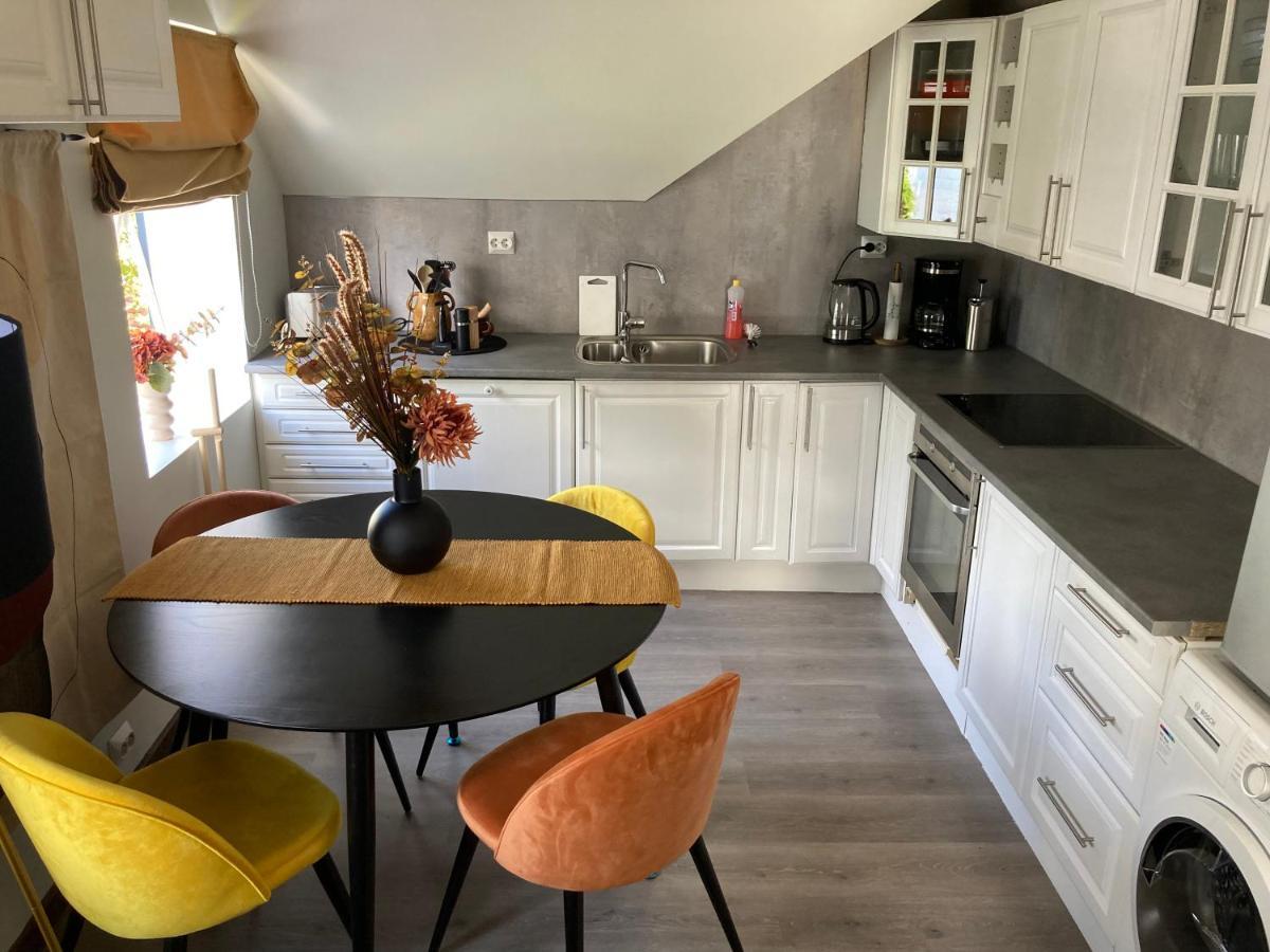 Downtown Historical House With Renovated Apartment Alesund